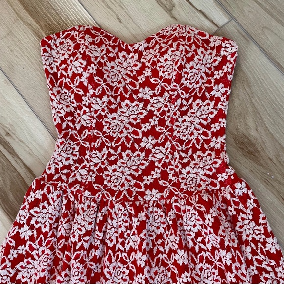 aina be Red & White Strapless Sweat Heart Dress With Floral Lace Details Size S - Picture 4 of 14